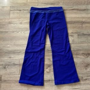 Lululemon LR Symphony Blue Flare Leggings size 8-10